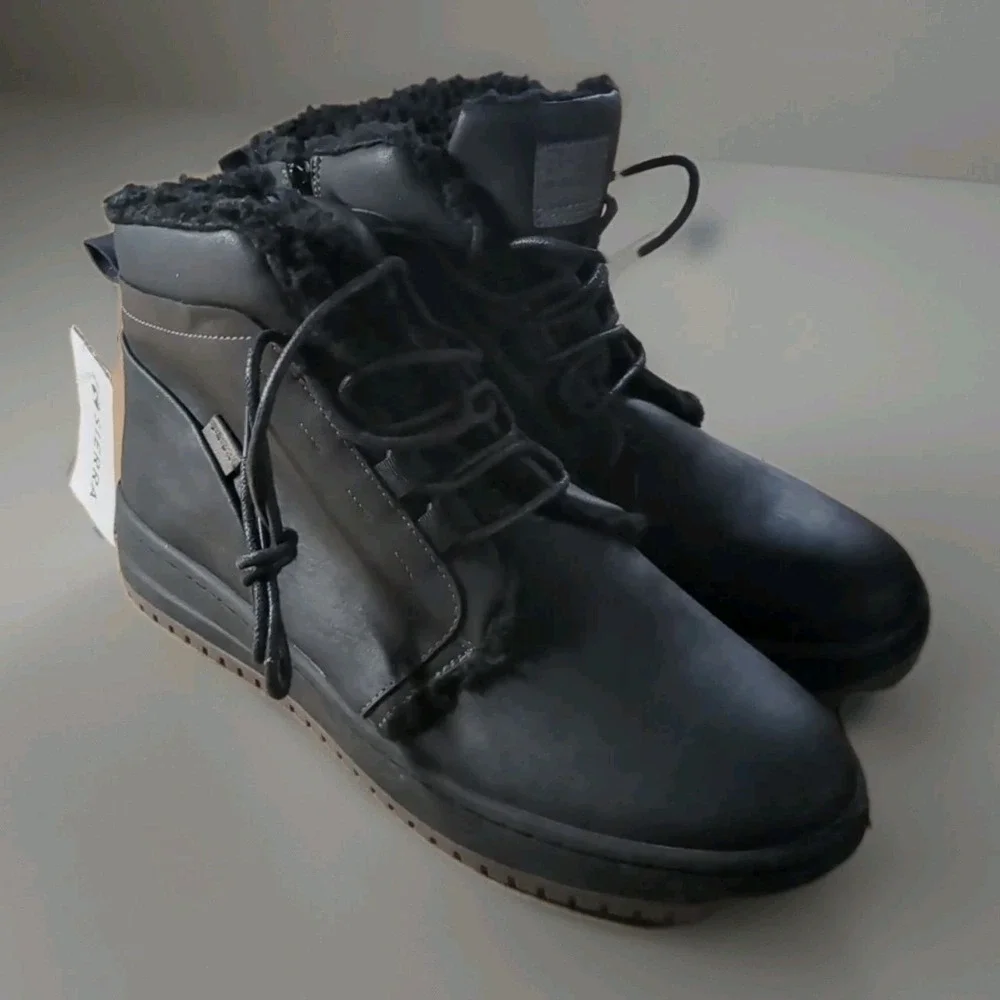 B-52 by Bullboxer Chukka Boots Men's Black Topper Lined Casual Boots Size 11 New
